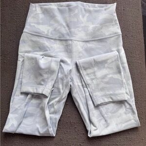 Lululemon wonder under high rise